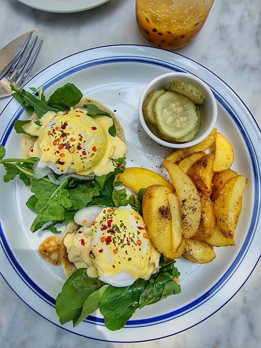 Busan-cafe-eggs-benedict-1